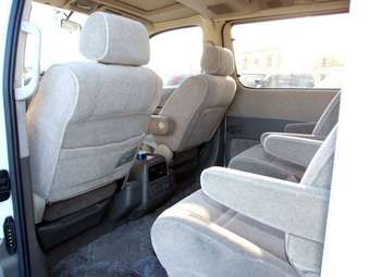 2001 Toyota Grand Hiace Pictures