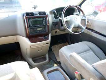 2001 Toyota Grand Hiace Pics