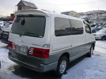 2001 Toyota Grand Hiace Pictures