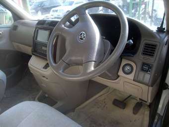 2001 Toyota Grand Hiace Pics