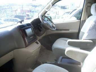 2001 Toyota Grand Hiace Pictures