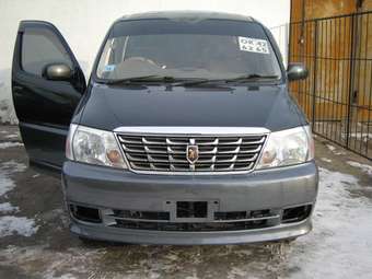 2001 Toyota Grand Hiace Pictures