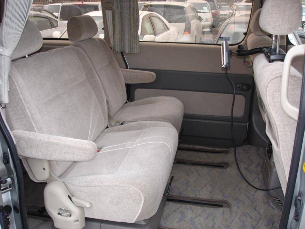 2002 Toyota Grand Hiace