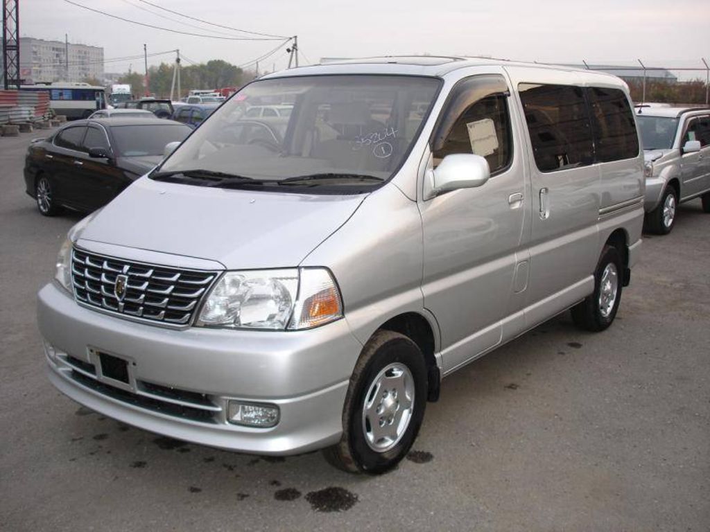 2002 Toyota Grand Hiace