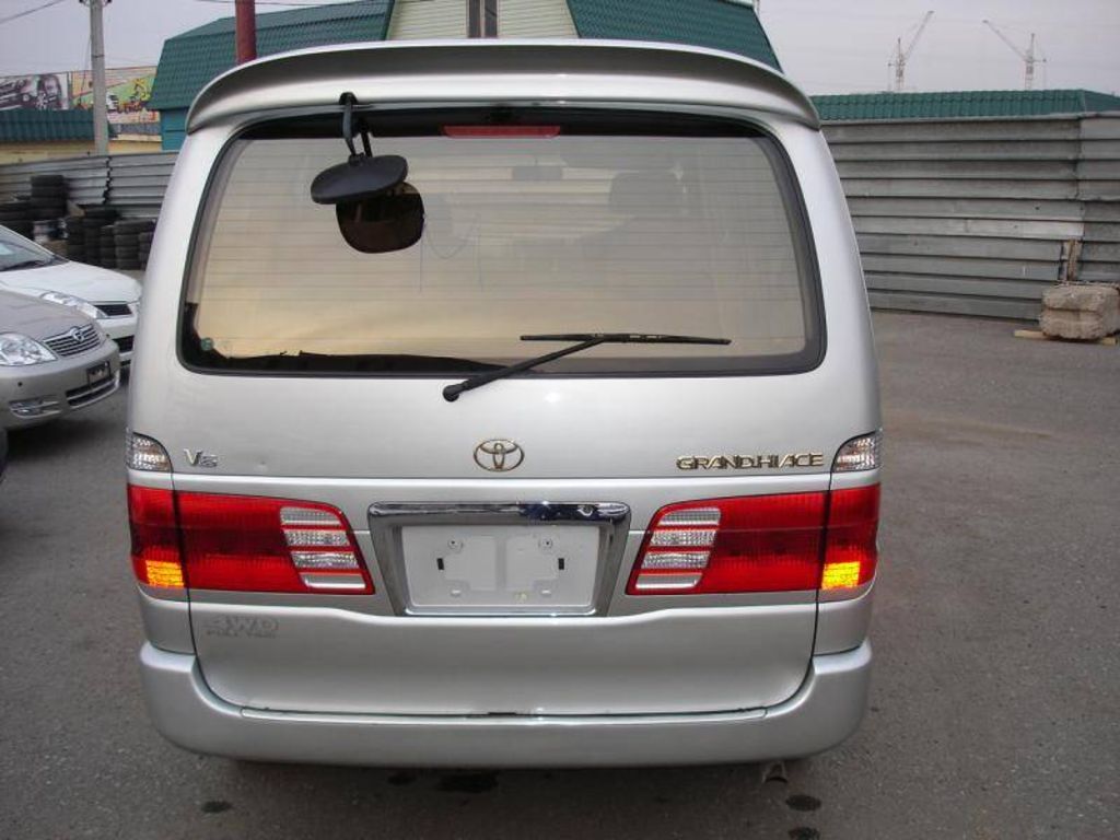 2002 Toyota Grand Hiace