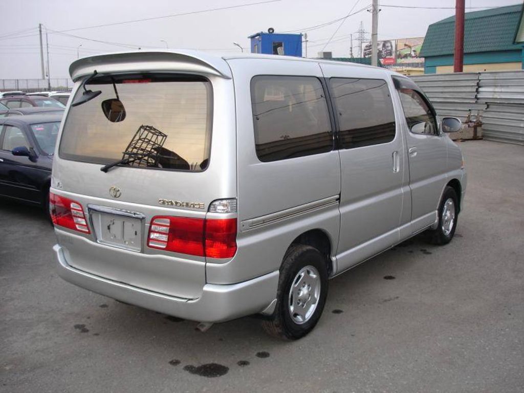 2002 Toyota Grand Hiace