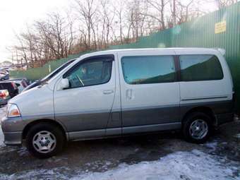 2002 Grand Hiace