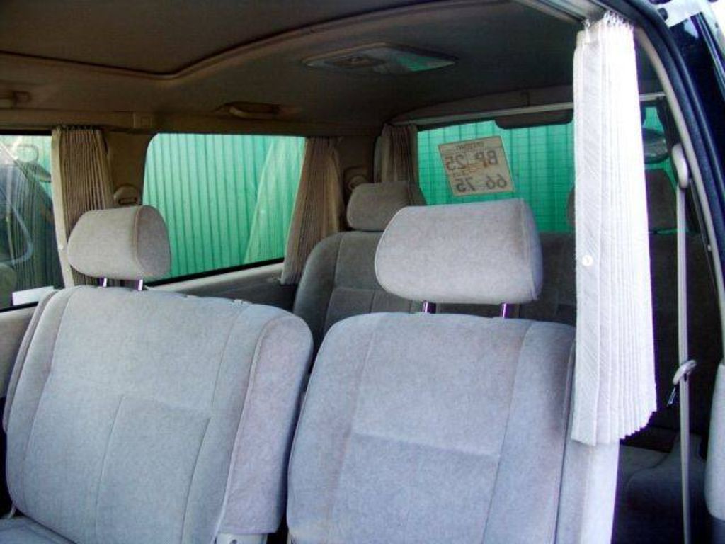 2002 Toyota Grand Hiace