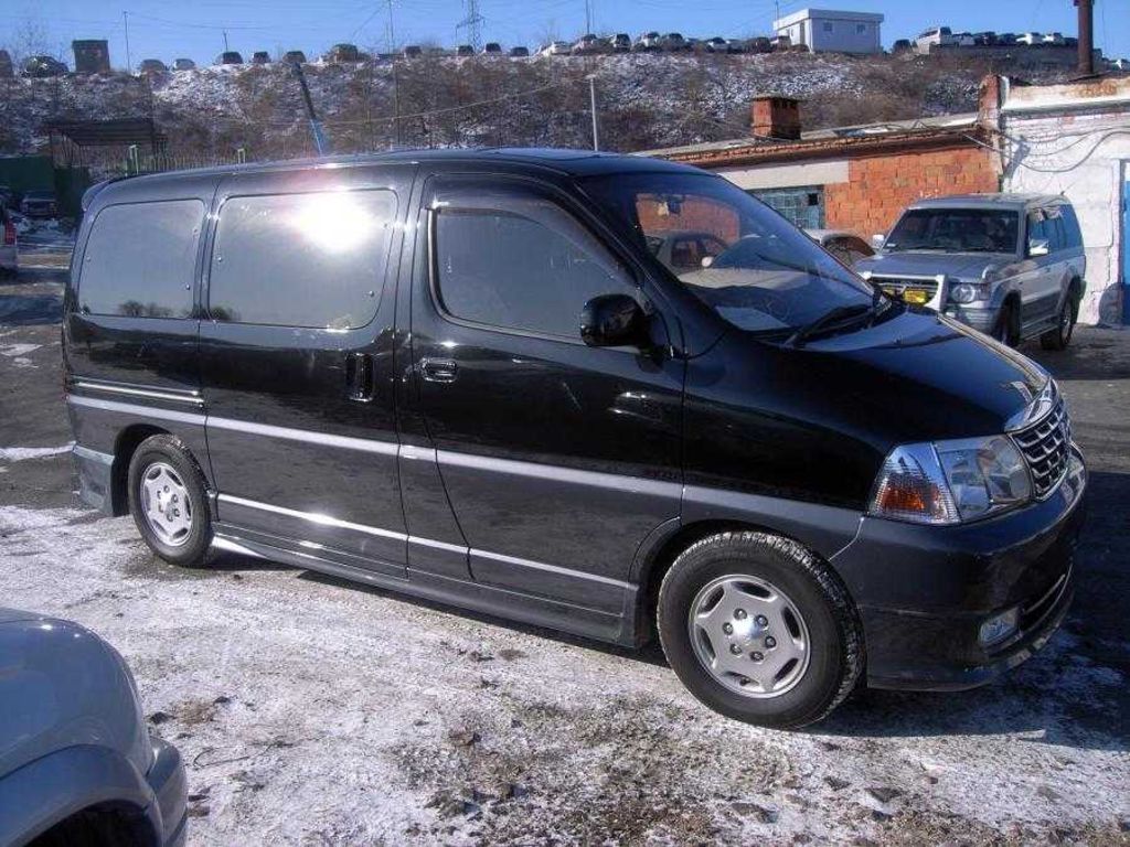 2002 Toyota Grand Hiace