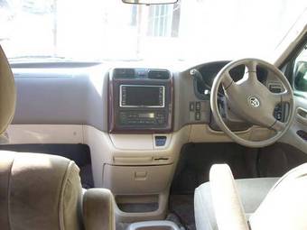 2002 Toyota Grand Hiace Images