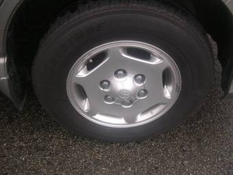 2002 Toyota Grand Hiace Photos
