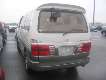 2002 Toyota Grand Hiace Pics