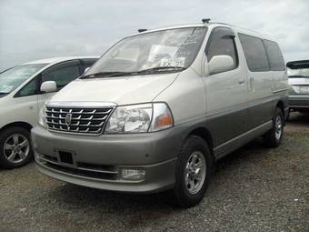 2002 Toyota Grand Hiace Pictures