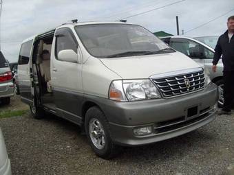 2002 Toyota Grand Hiace Pictures