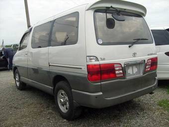 2002 Toyota Grand Hiace Photos