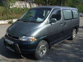 1995 Toyota Granvia Pictures