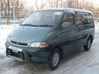 1998 Toyota Granvia Pictures