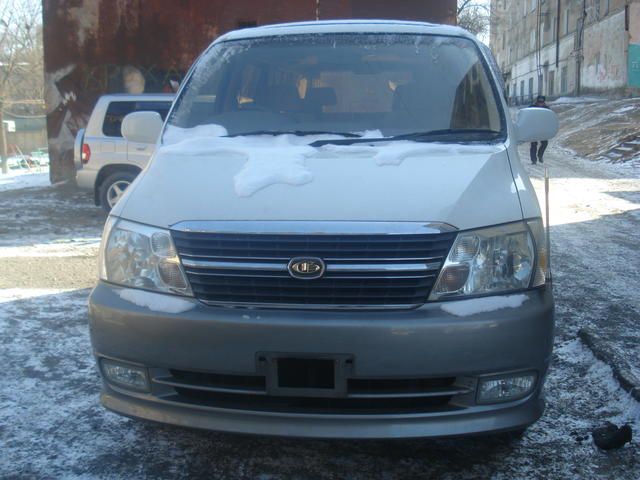 1999 Toyota Granvia