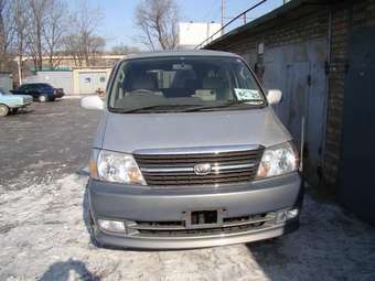 2000 Toyota Granvia