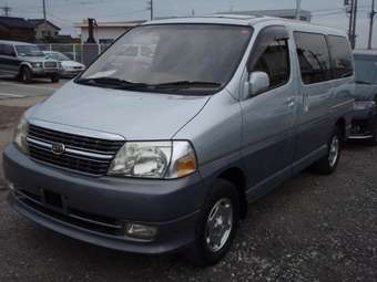 2000 Toyota Granvia