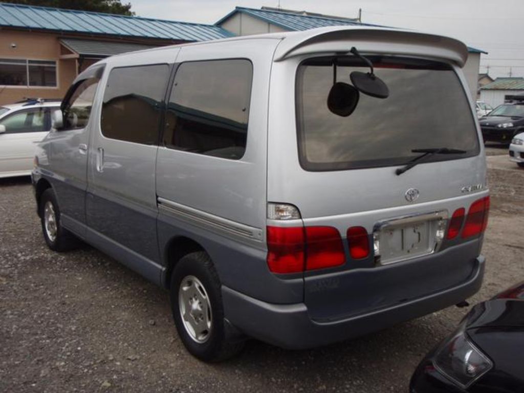 2000 Toyota Granvia