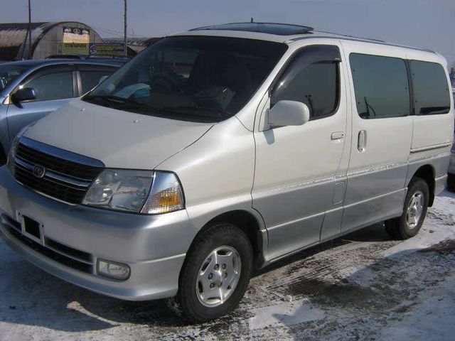 2000 Toyota Granvia