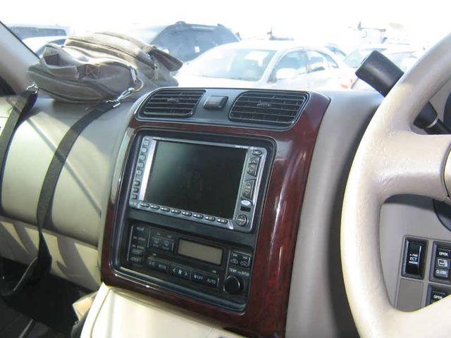 2000 Toyota Granvia