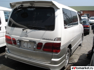 2000 Toyota Granvia Pictures