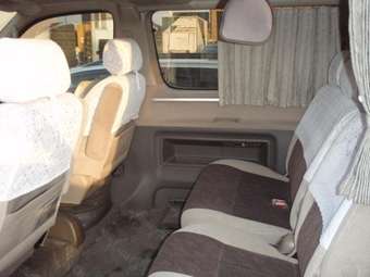 2000 Toyota Granvia Pics