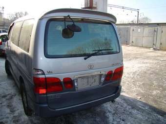 2000 Toyota Granvia Pictures