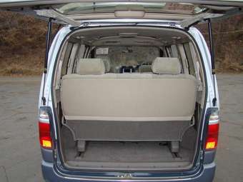 2000 Toyota Granvia Pictures