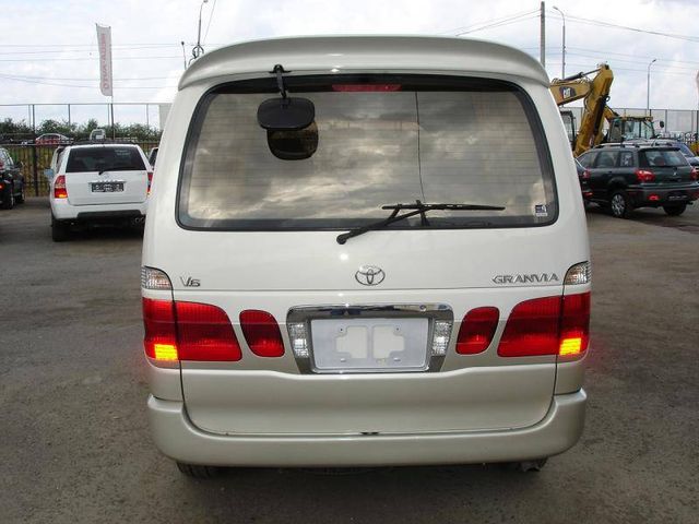 2001 Toyota Granvia