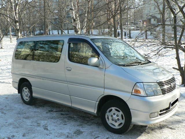 2001 Toyota Granvia