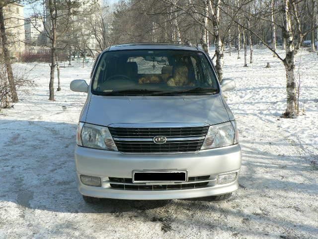 2001 Toyota Granvia