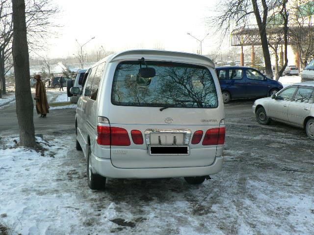 2001 Toyota Granvia