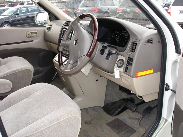 2001 Toyota Granvia