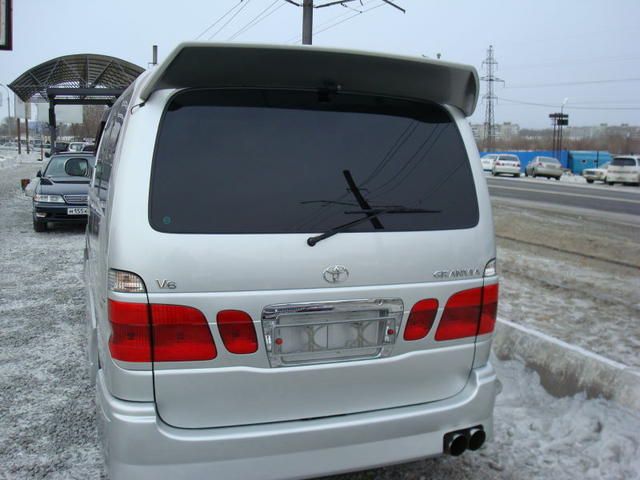 2001 Toyota Granvia