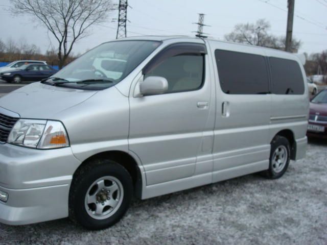 2001 Toyota Granvia