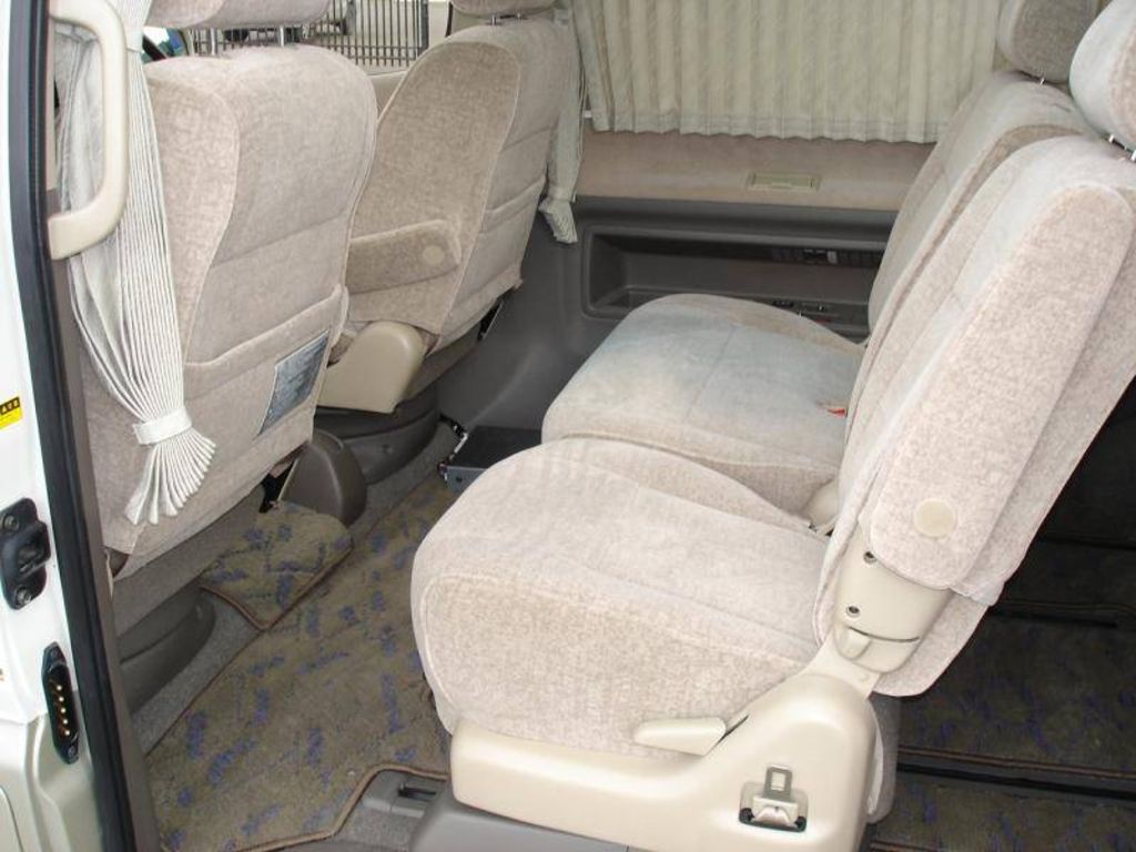 2001 Toyota Granvia