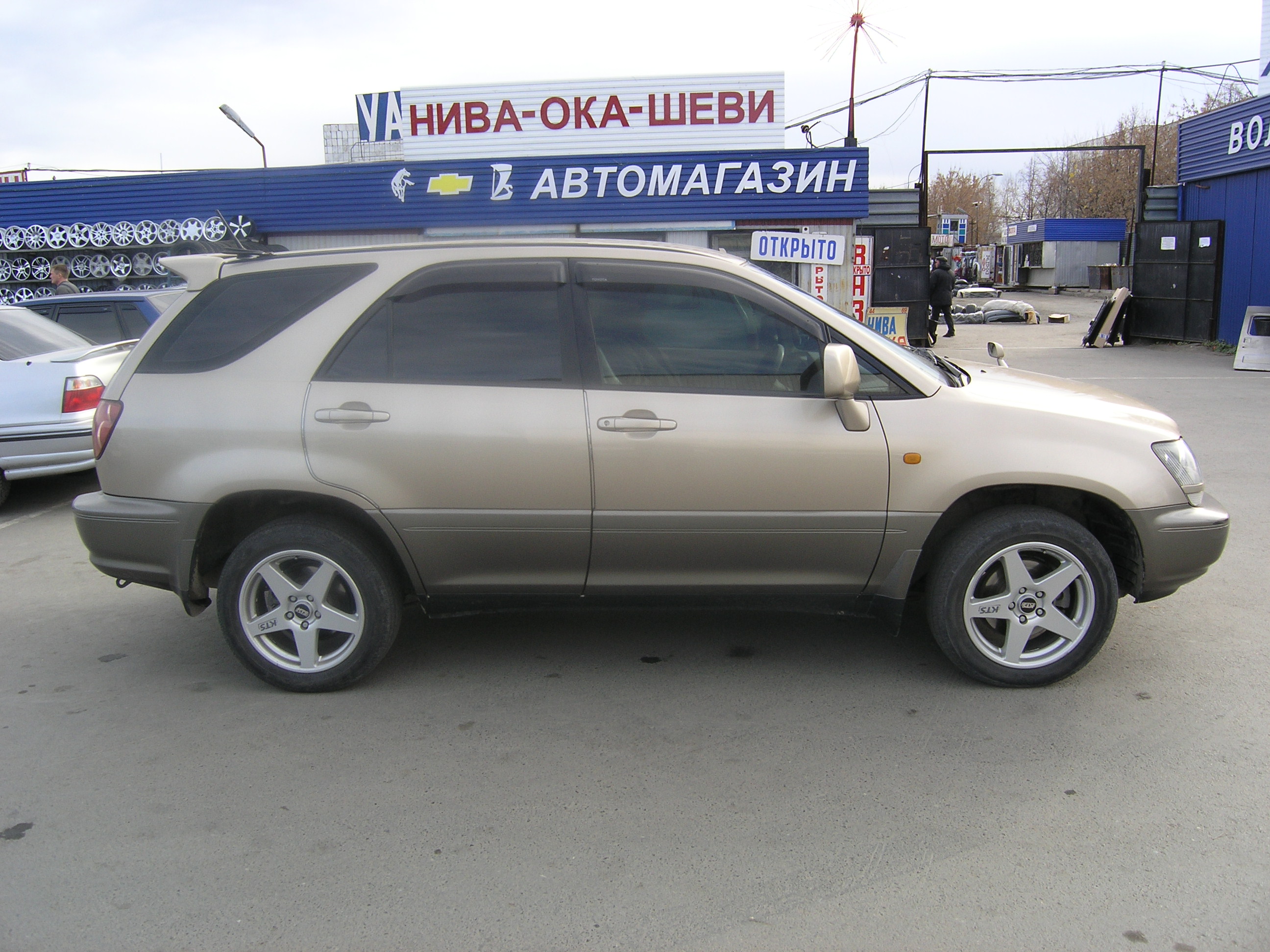 1998 Toyota Harrier