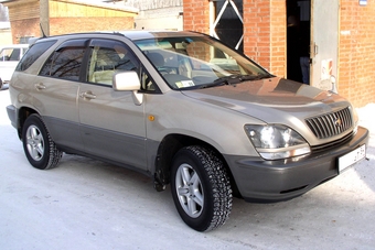 1998 Toyota Harrier