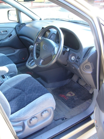 1998 Toyota Harrier