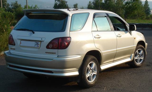 1998 Toyota Harrier