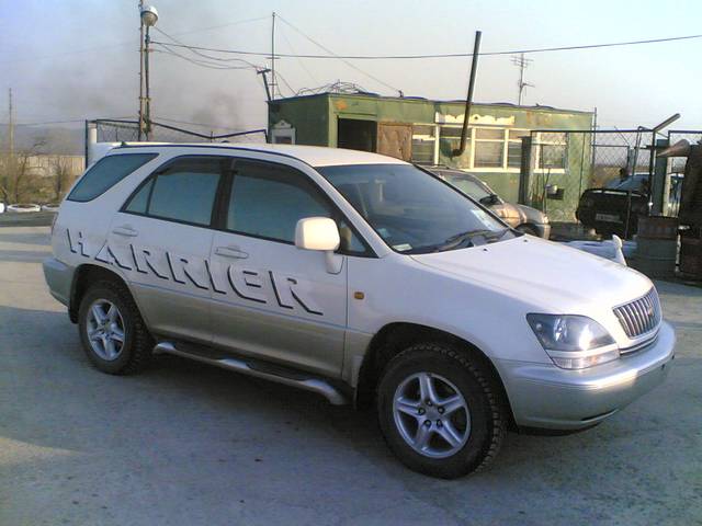 1998 Toyota Harrier