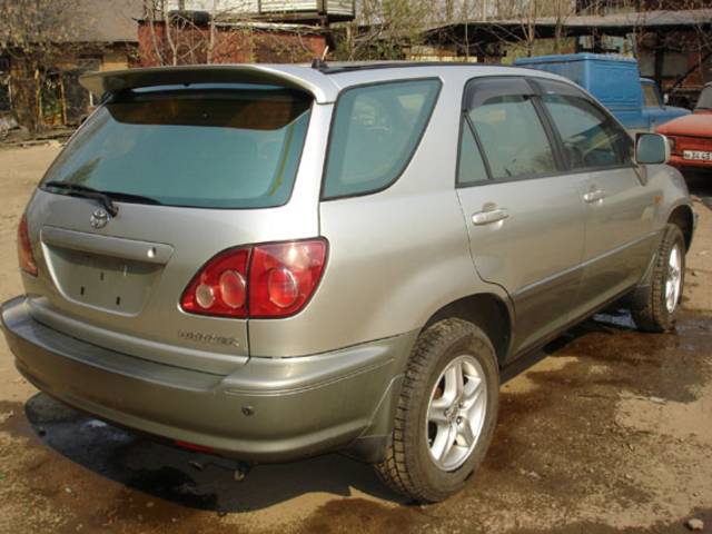 1998 Toyota Harrier