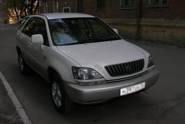 1998 Toyota Harrier