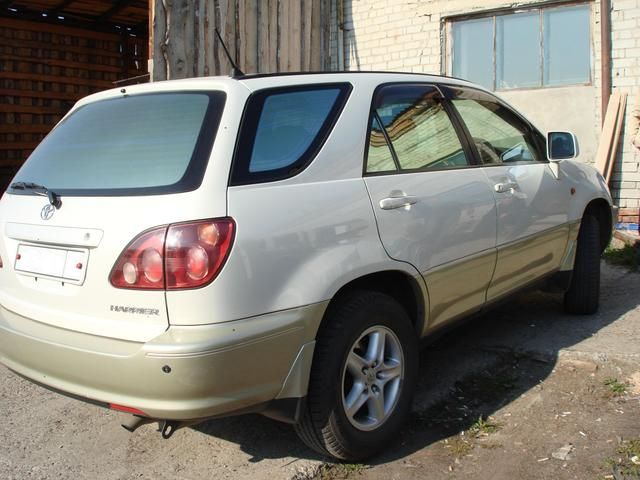 1998 Toyota Harrier