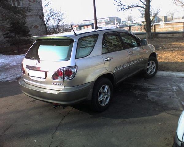 1998 Toyota Harrier