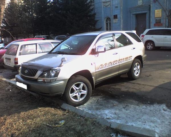 1998 Toyota Harrier