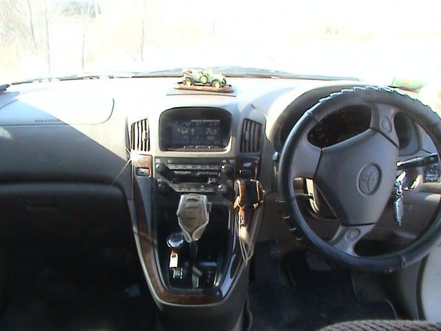 1998 Toyota Harrier
